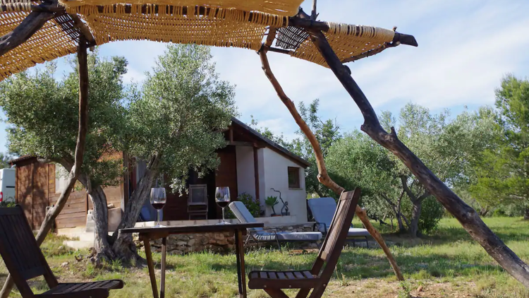 Una cabaña de madera en el Delta del Ebro