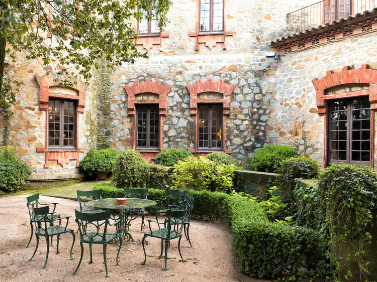 Un castillo modernista en Osona