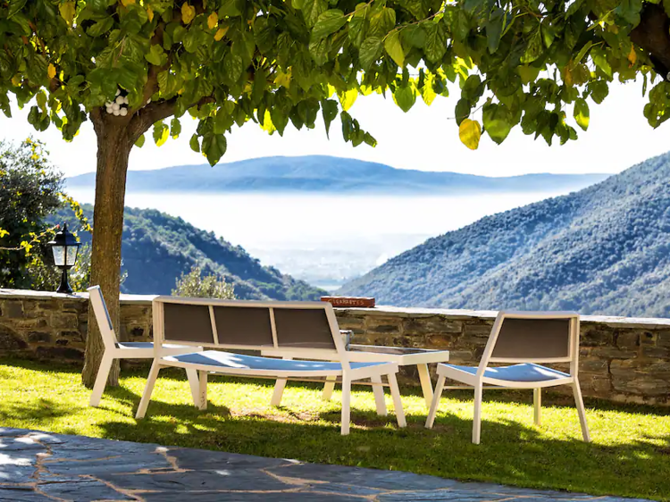 Un porche en el Montseny