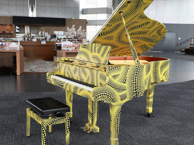 Photo: Tokyo Metropolitan Government Omoide Piano, collaborated by Yayoi Kusama Photo: Tokyo Metropolitan Government Omoide Piano, collaborated by Yayoi Kusama