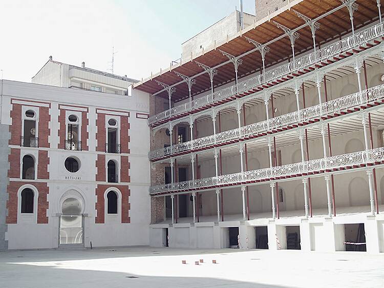 Frontón Beti Jai