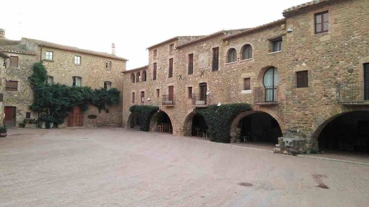 Un escenario de película, en Monells