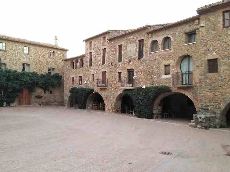 Un escenario de película, en Monells