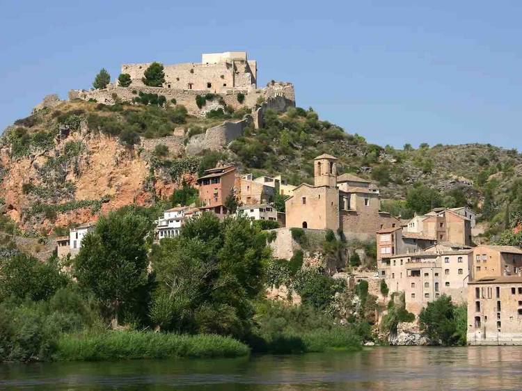 Miravet, un pueblo a la orilla del río