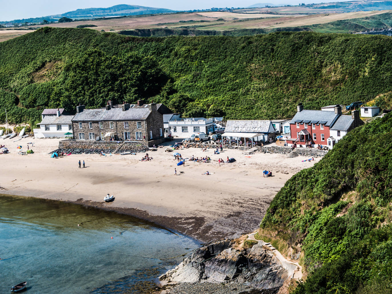 20 Best Seaside Towns In The UK | Beautiful Coastal Getaways