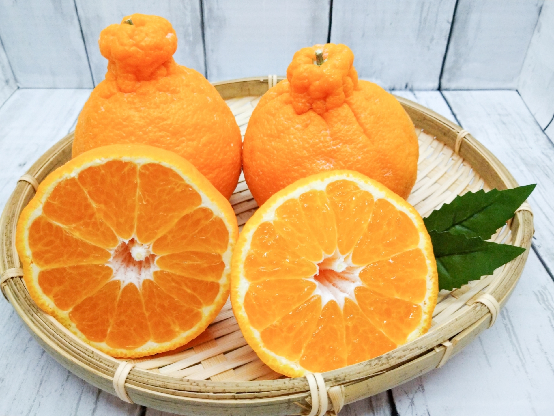 Japanese Snack Reviews: Sumo Citrus Oranges (Dekopon)