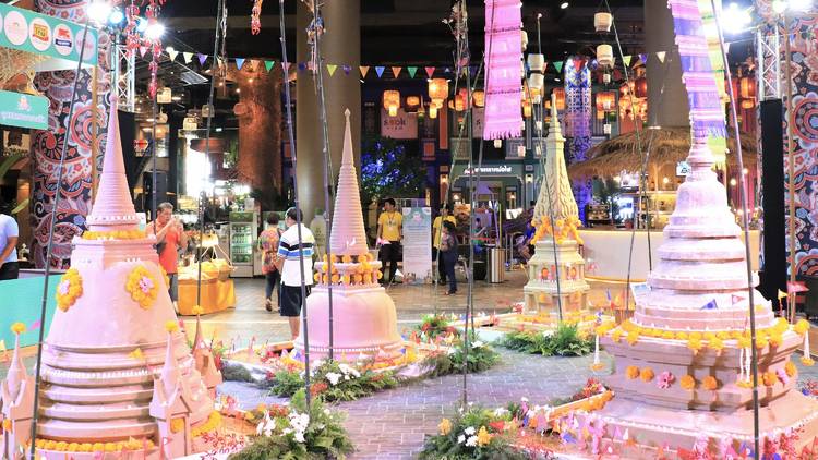 Enjoy an authentic Songkran fair in a new normal style.