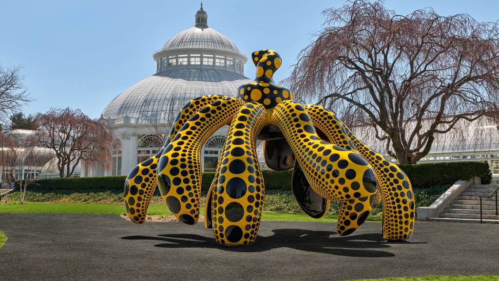 Yayoi Kusama is back at NYC's New York Botanical Garden