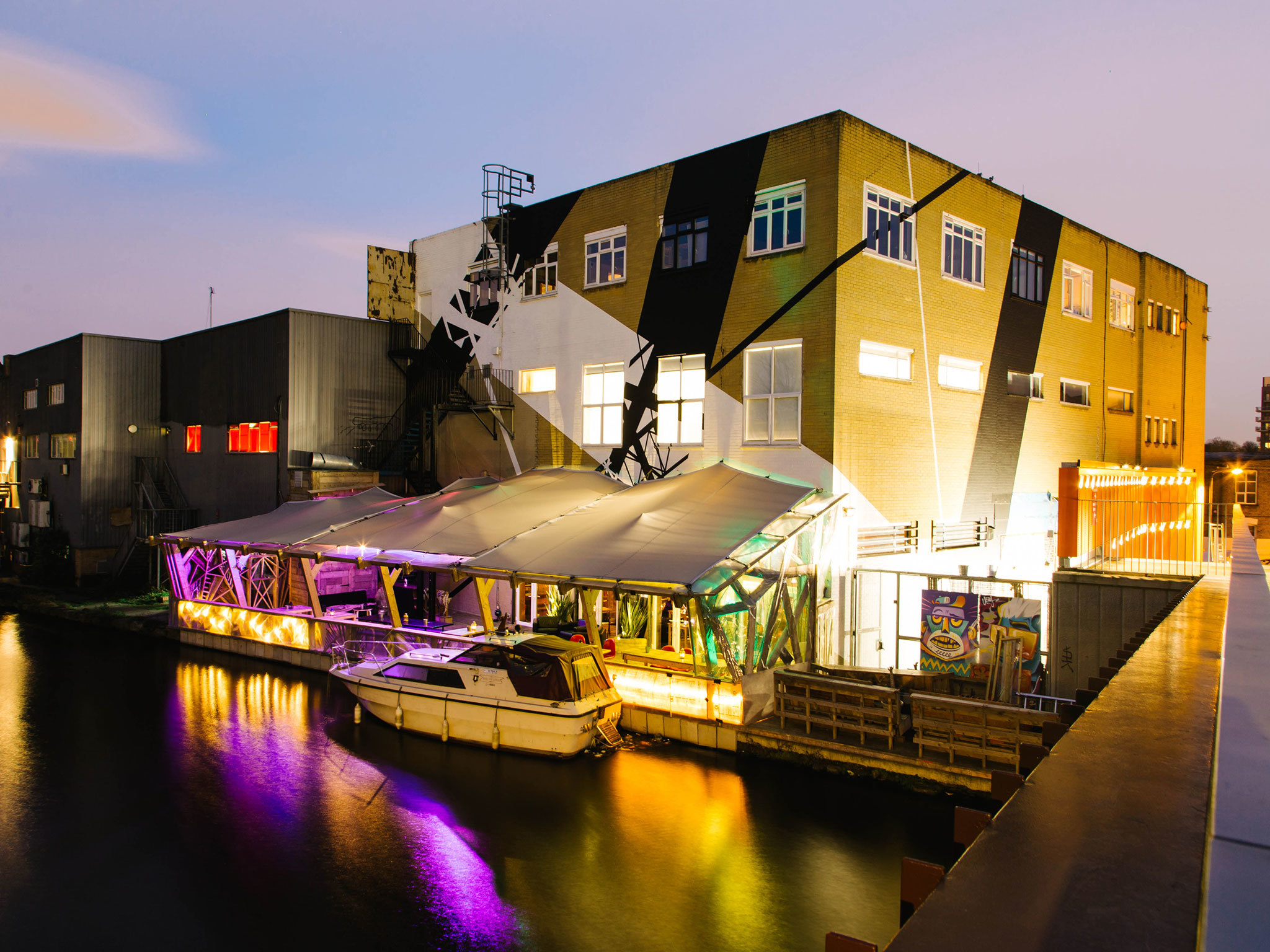 Best Outdoor Bars In London For Spring and Summer Drinking