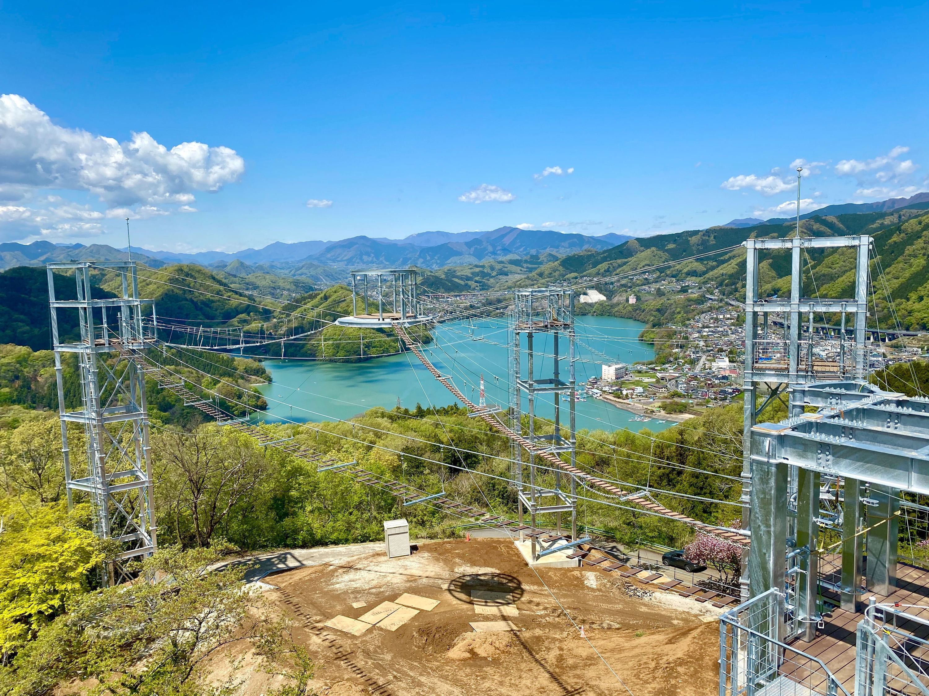 shingeki no kyojin resort japan