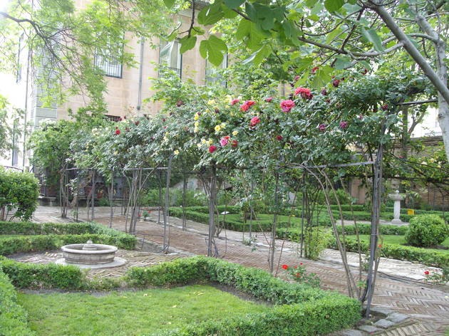 Rosaleda del Jardín del Príncipe de Angola Rosaleda del Jardín del Príncipe de Angola