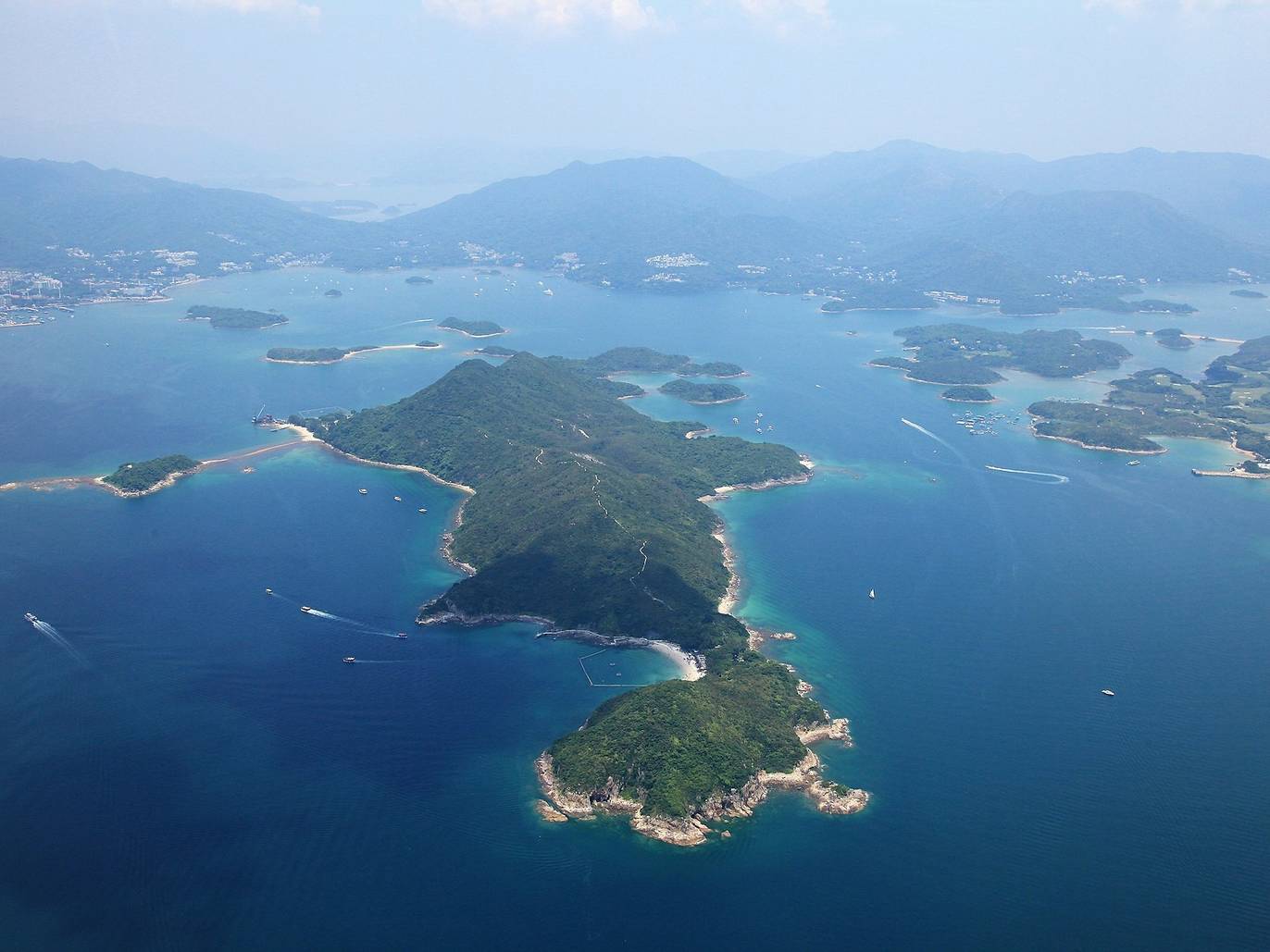 islands to visit around hong kong