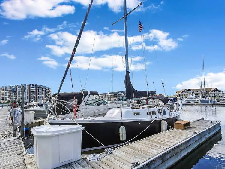 The charming sailboat in Racine