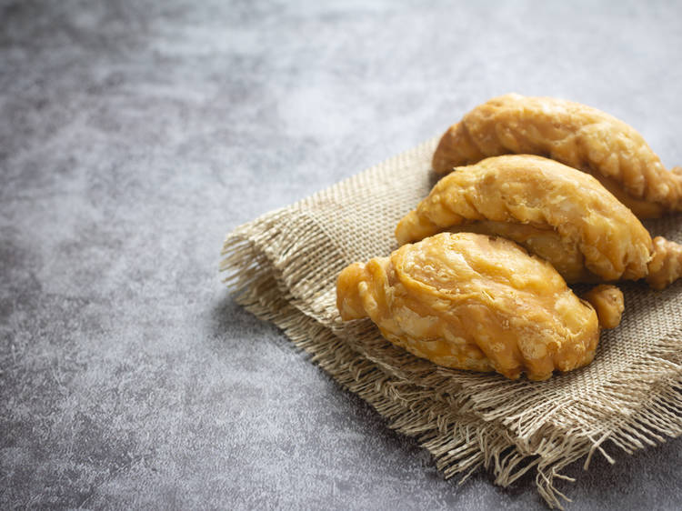 J2 Famous Crispy Curry Puff