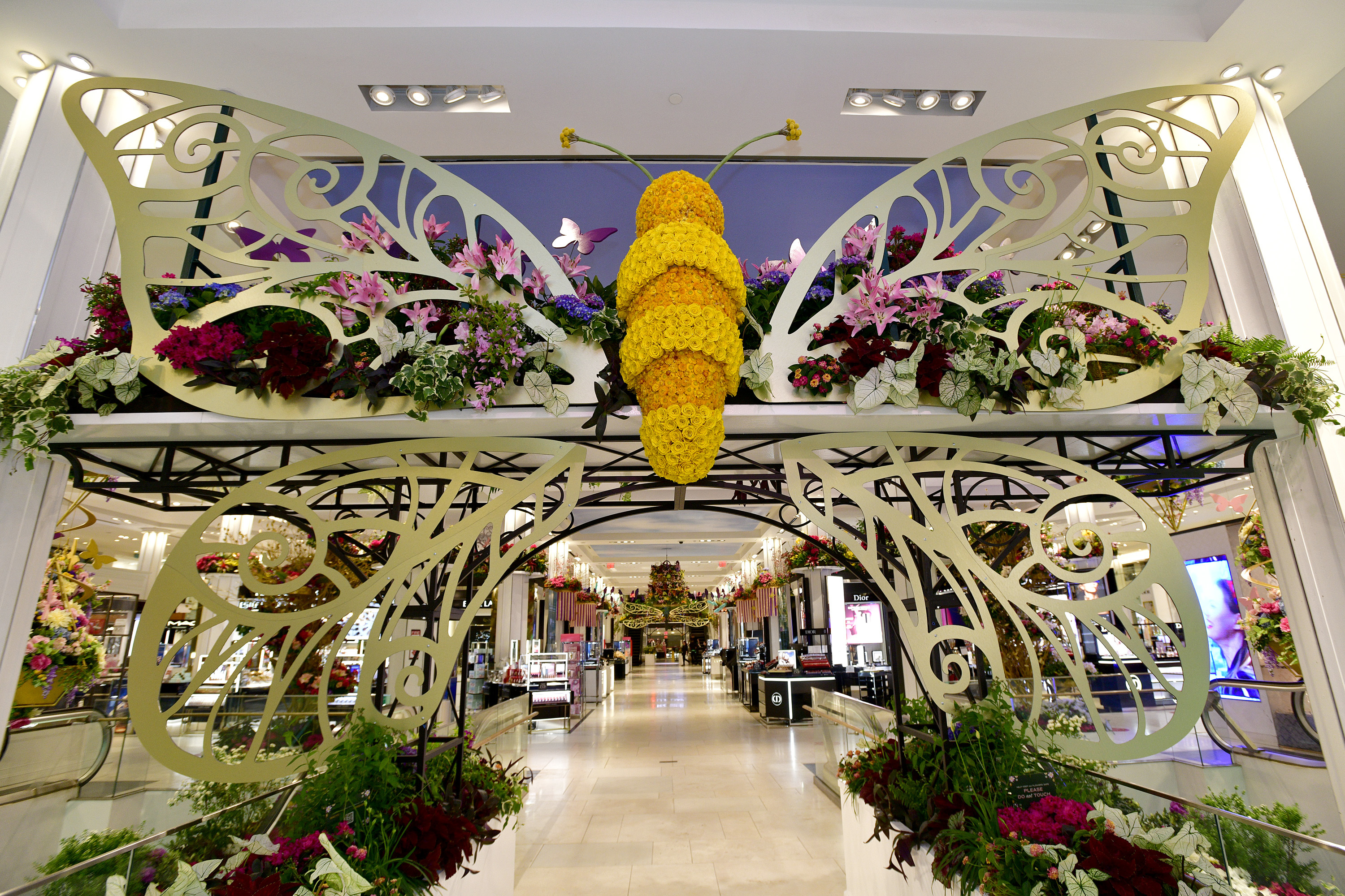 Macy's Just Unveiled Their 2019 Spring Flower Show and The Displays Are  Insane