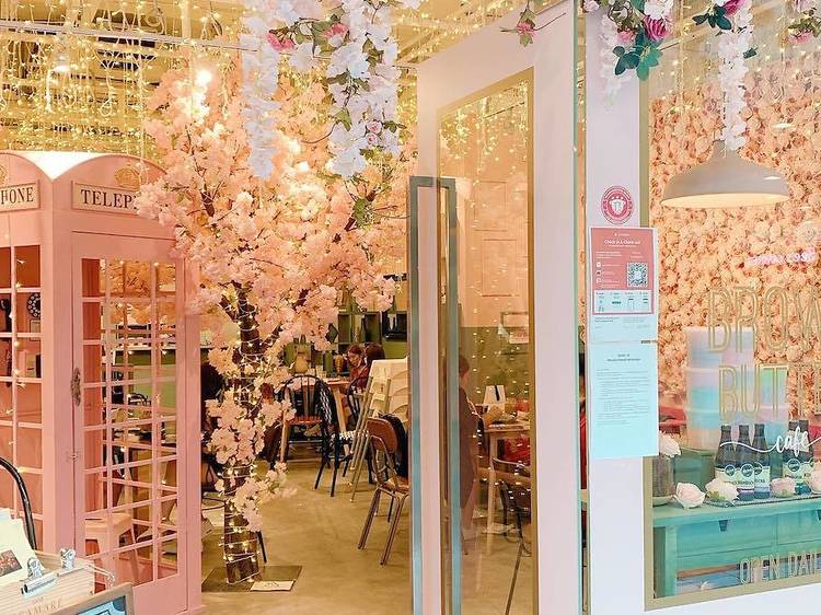 The best floral restaurants and cafés in Singapore