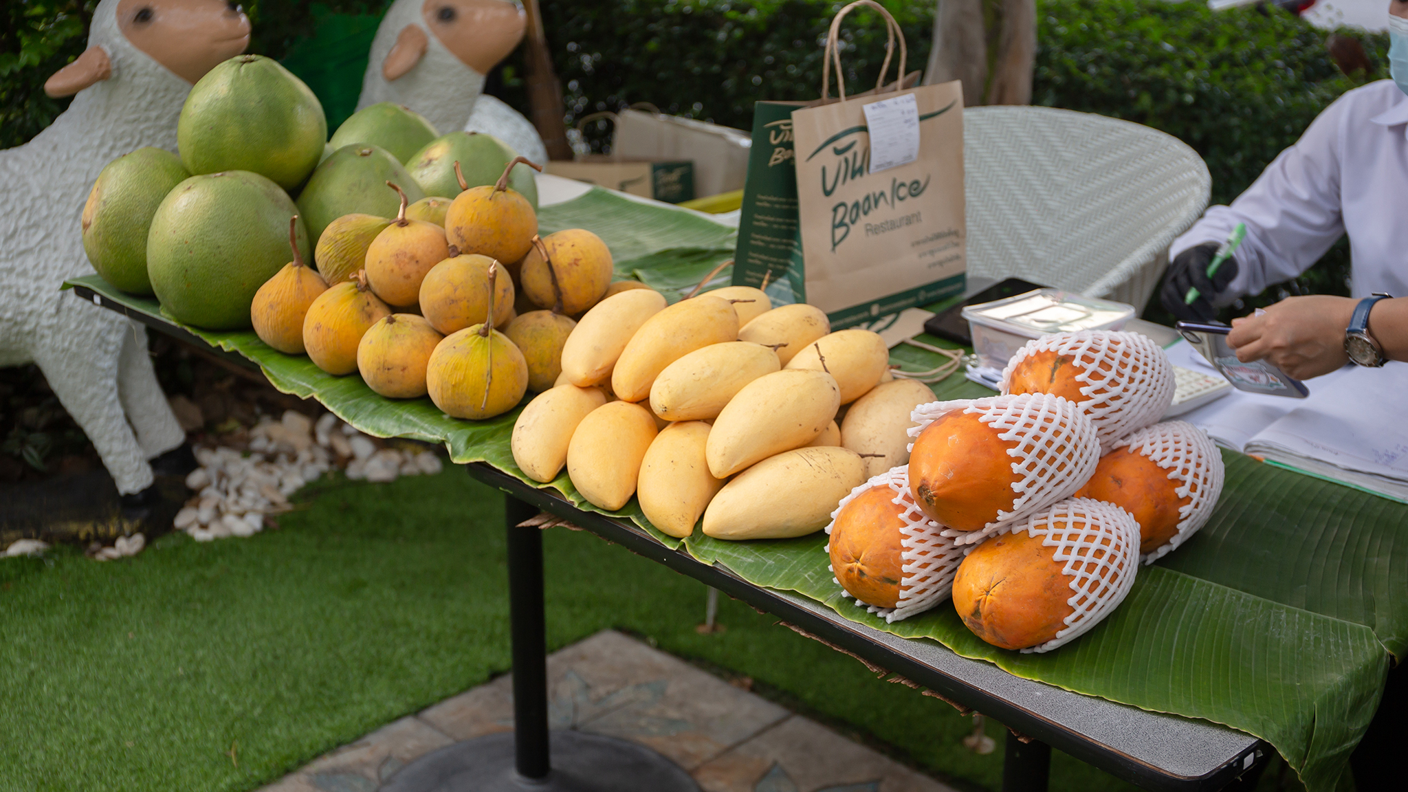 Farmers' Market at Baan Ice