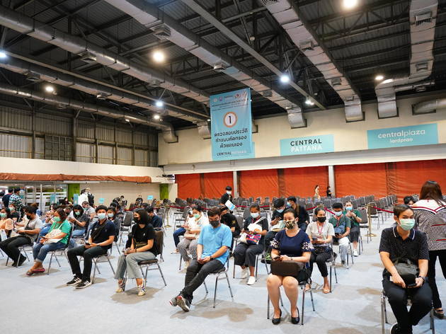 In pictures: บรรยากาศวันแรกของการฉีดวัคซีน COVID-19 ที่เซ็นทรัลลาดพร้าว In pictures: บรรยากาศวันแรกของการฉีดวัคซีน COVID-19 ที่เซ็นทรัลลาดพร้าว