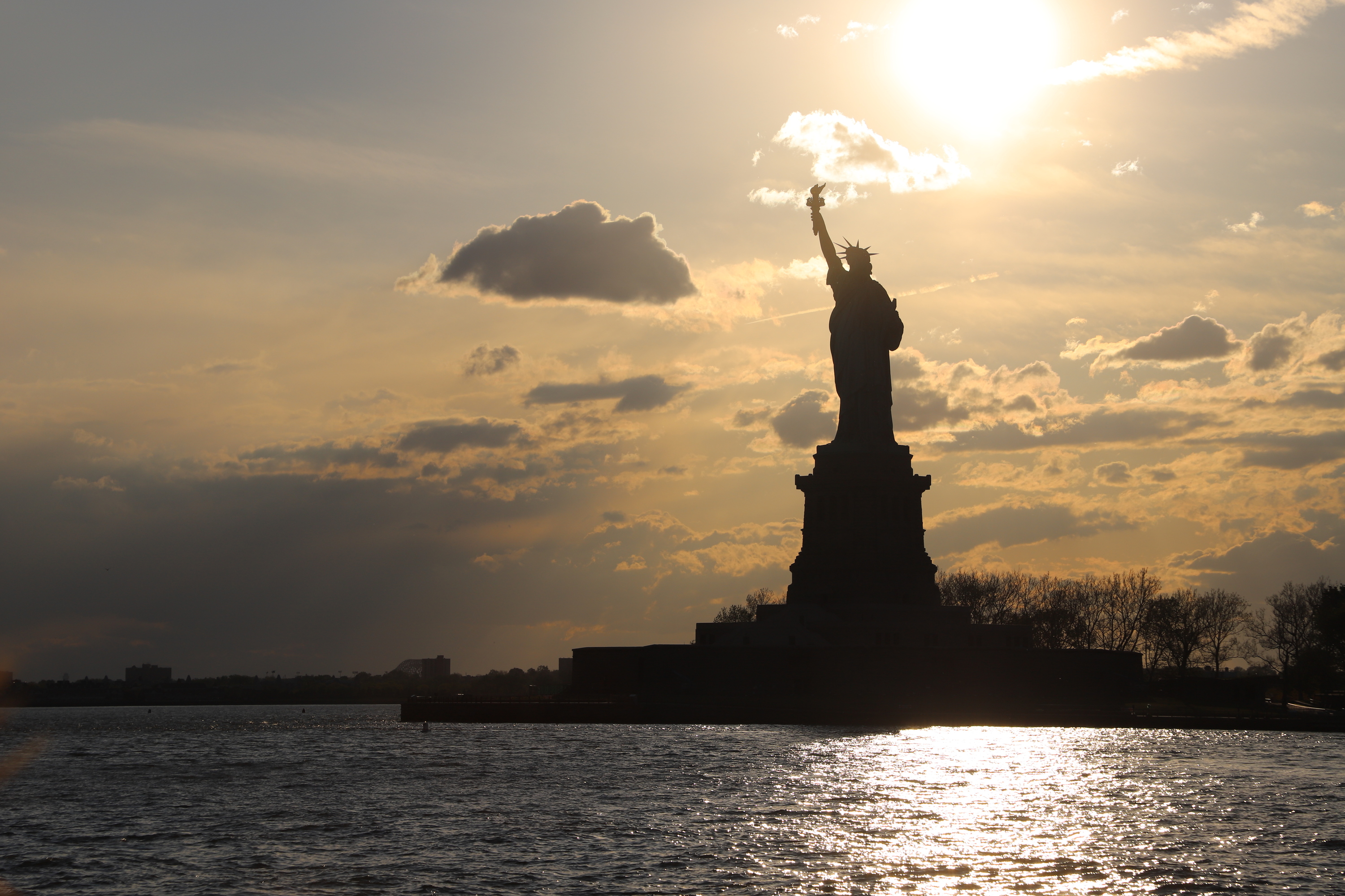 Classic Harbor Line sunset jazz cruise statue of liberty