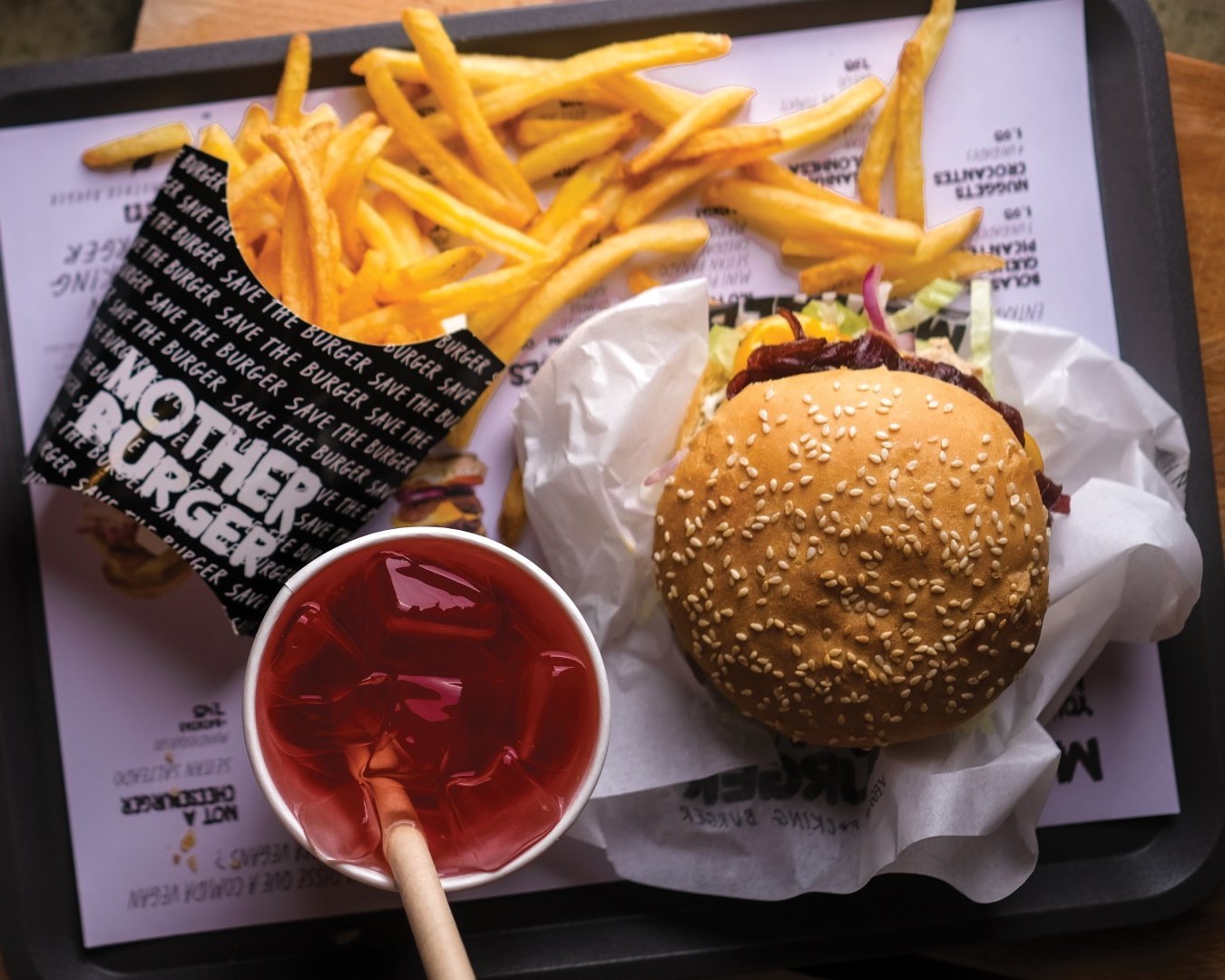 Mother Burger. A mãe dos hambúrgueres vegan chegou à Estrela - Restaurantes  - MAGG