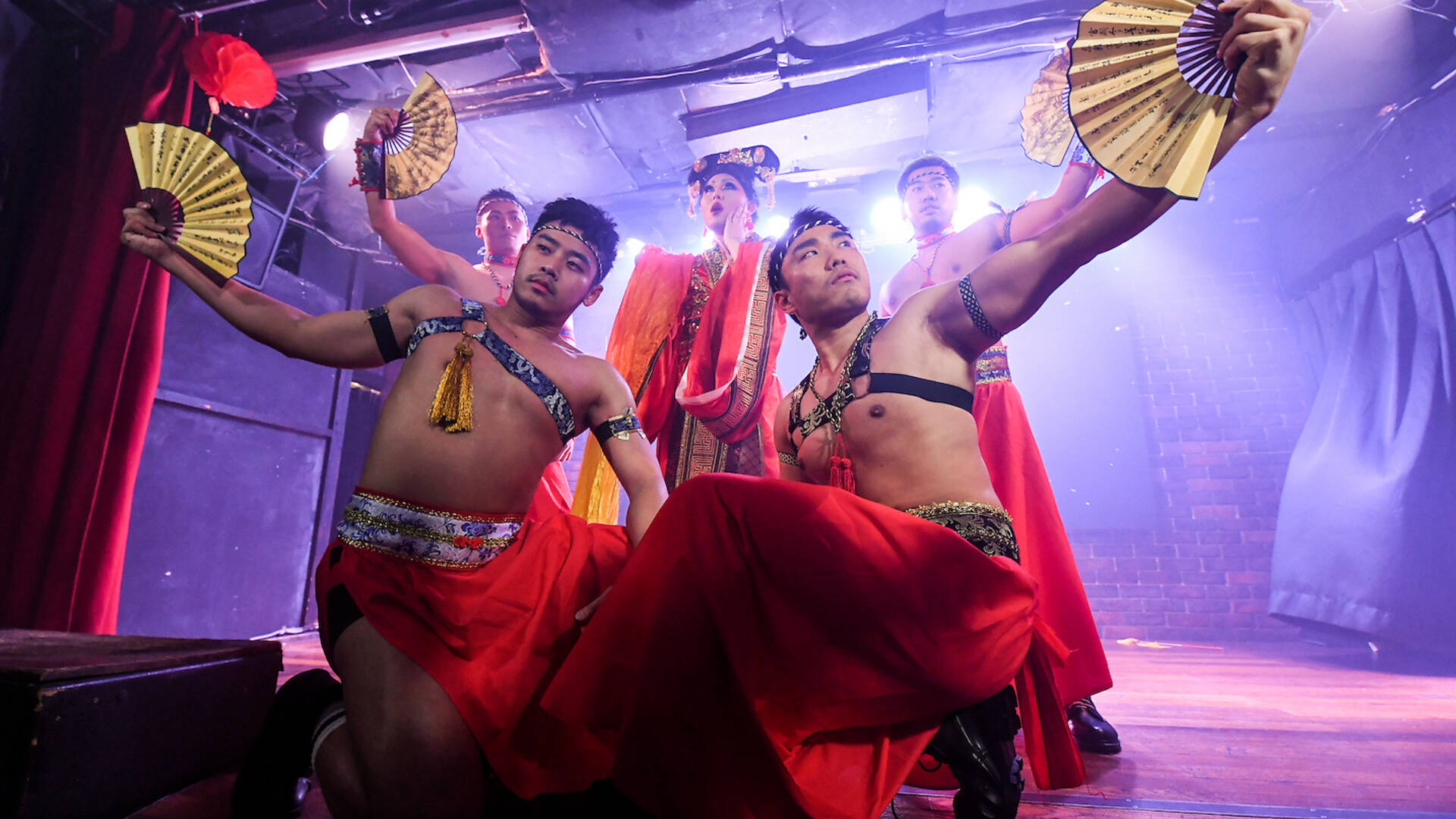 Aisotope Lounge | LGBTQ+ in Shinjuku-Nichome, Tokyo