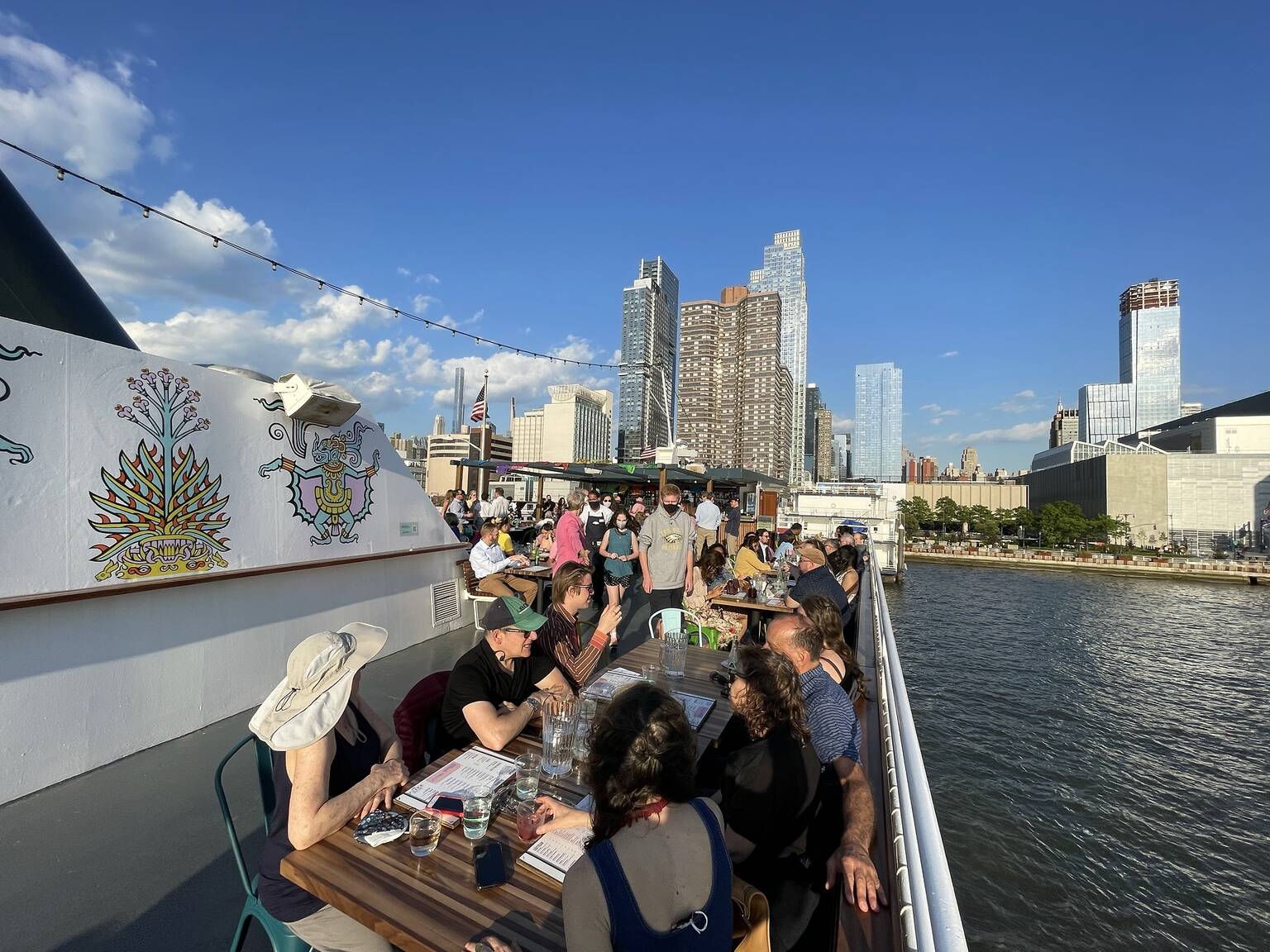 11 Best Skyline Dinner Cruises in NYC to Book Right Now In 2023