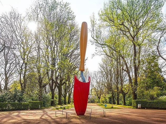Escultura no Parque de Serralves Escultura no Parque de Serralves