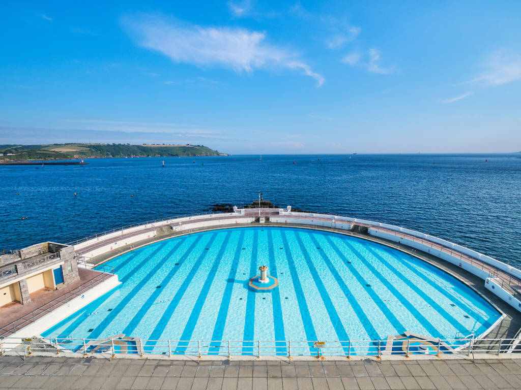 17 Best Outdoor Swimming Pools and Lidos in the UK for Scenic Swims