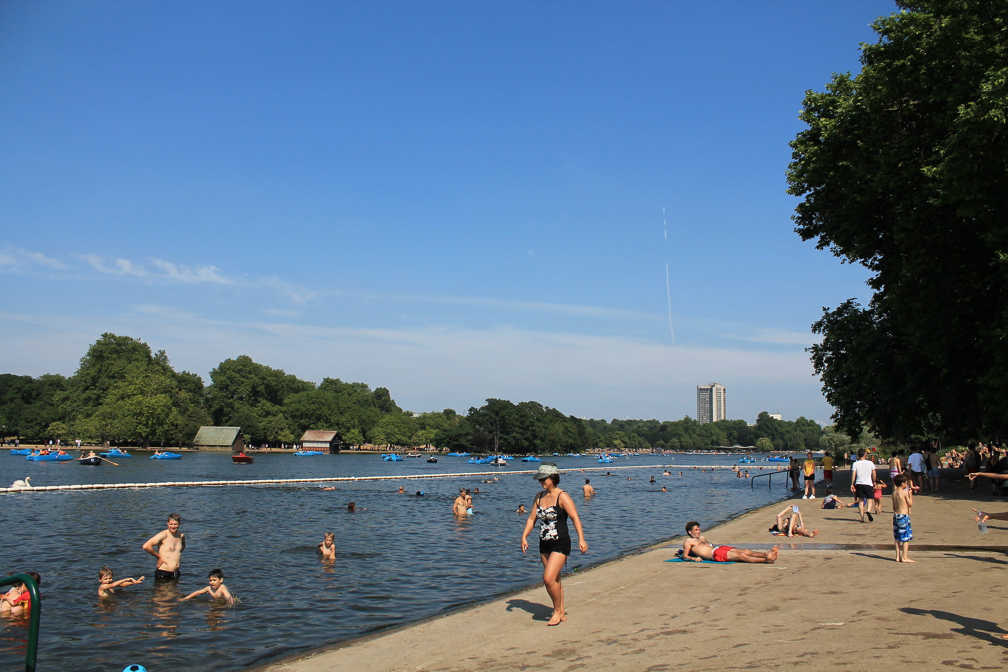 The Serpentine Lido In Hyde Park Has Reopened For The Summer   Image 