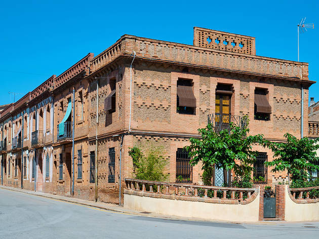 Colònia Güell (Santa Coloma de Cervelló) Colònia Güell (Santa Coloma de Cervelló)