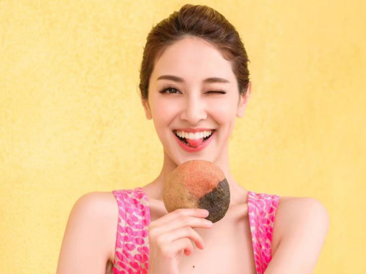 Baked Indulgence pop up at Harbour City with Hong Kong celebrity Grace Chan