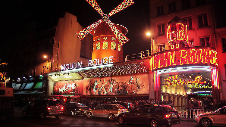 Le festival de cinéma en plein air revient sur le toit de la Machine du Moulin Rouge