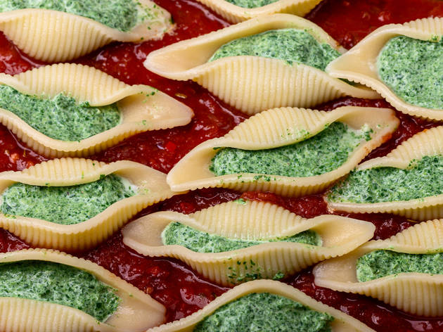 Italian,Conchiglino,Pasta,Filled,With,Spinach Pasta shells