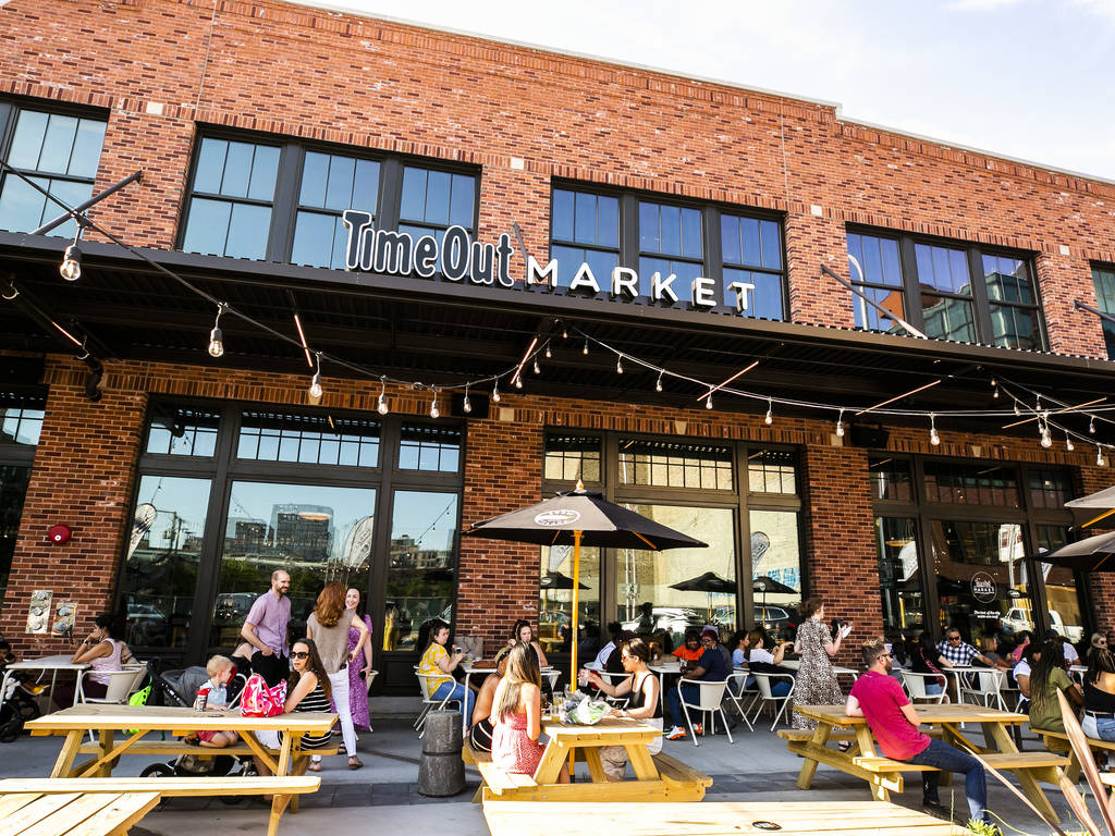 49 Best DogFriendly Restaurants, Bars & Patios in Chicago