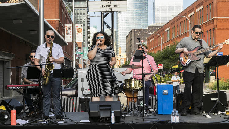 Time Out Market Chicago live band