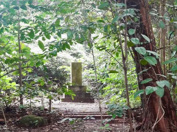 Japanese tomb at Mount Faber