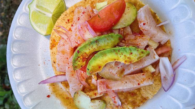 Mariscos El Faro tostada de lobina