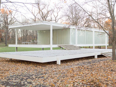 Hike around the iconic Farnsworth House Hike around the iconic Farnsworth House