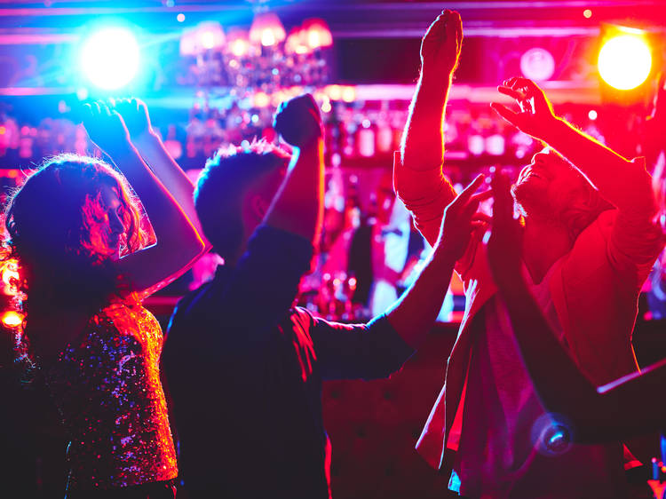 Best Clubs For Pop Music In Chicago - CBS Chicago