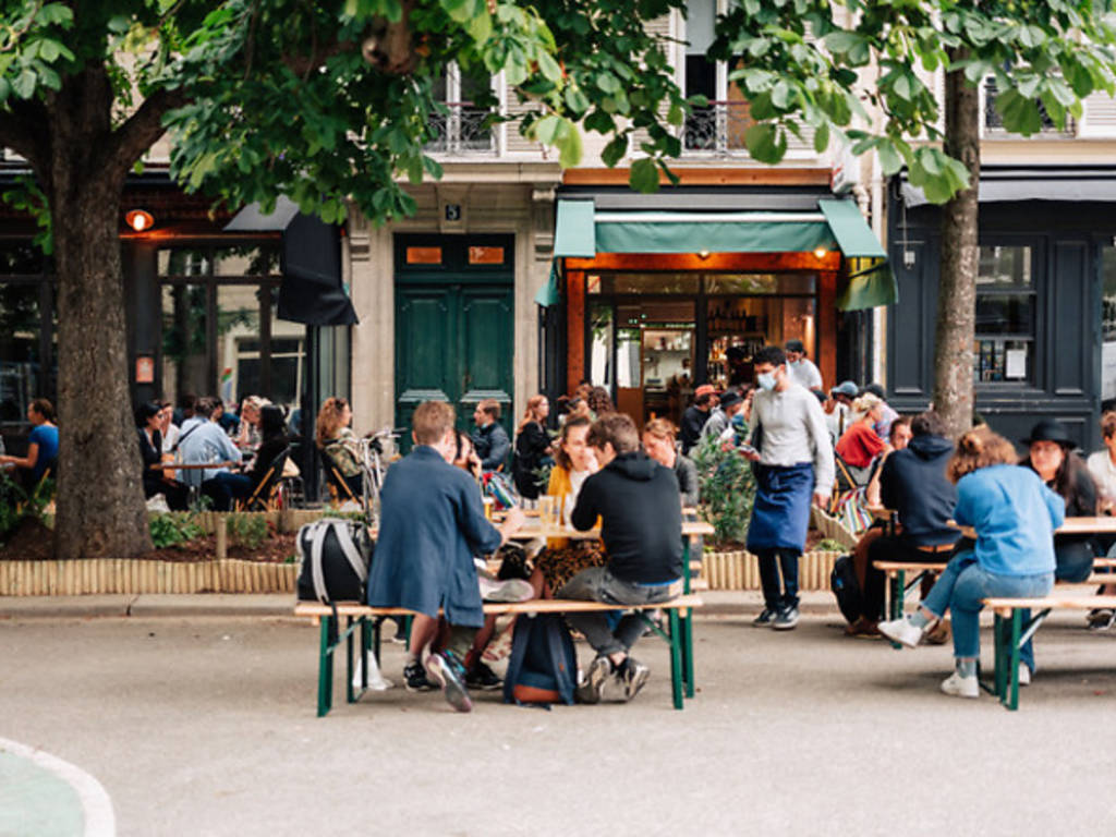 Les 26 meilleurs bars à vins où vider des canons à Paris