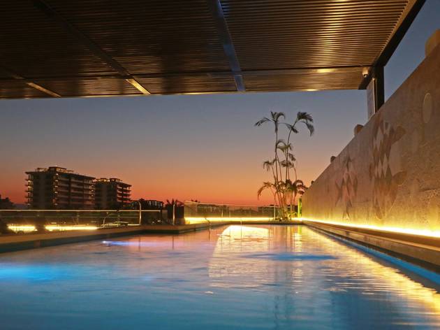 Hotel Holliday Inn Puerto Vallarta Roof pool del hotel Holliday Inn Puerto Vallarta en atardecer