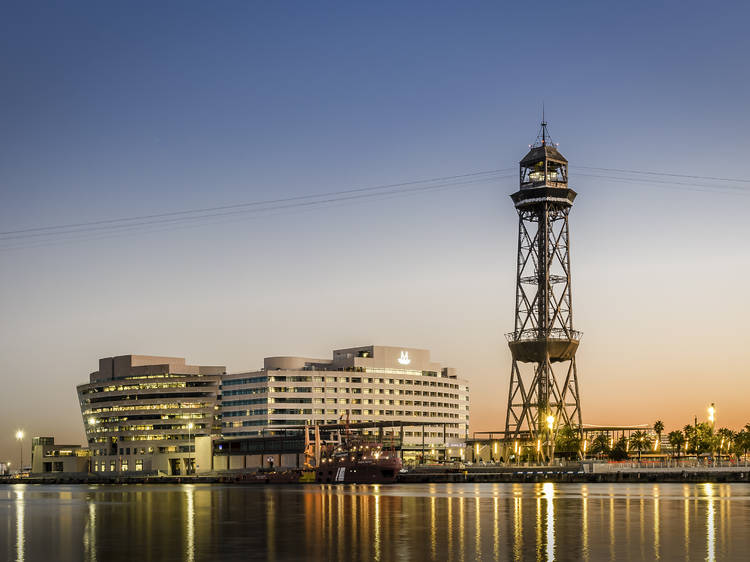 Un balcón en Barcelona y su costa