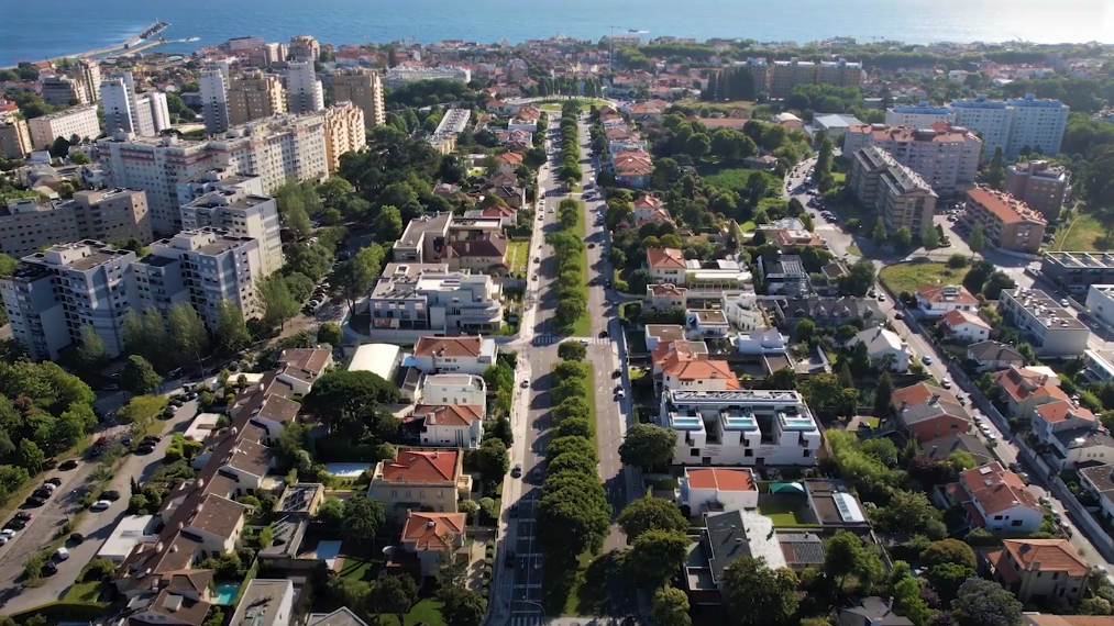 Como chegar a Media Markt Matosinh em Matosinhos através de Autocarro ou  Metro?