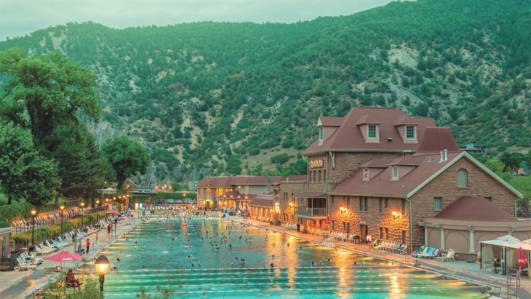 Glenwood Hot Springs, Glenwood Springs