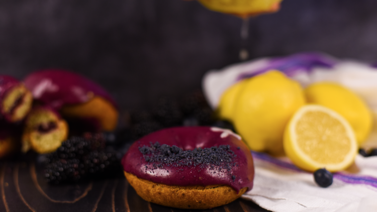 Purple doughnut with some lemons