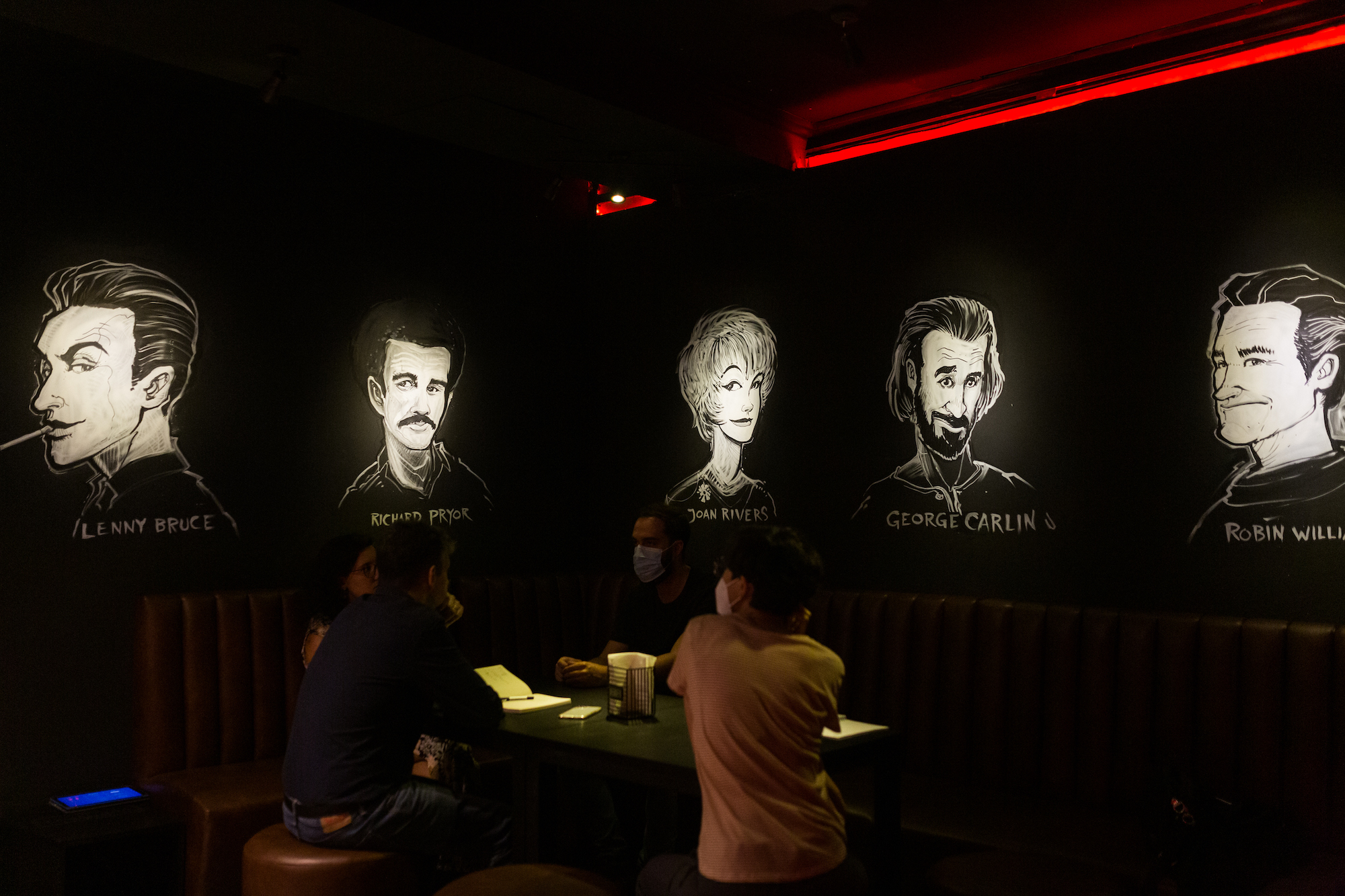 Mesa dos artistas do LCC