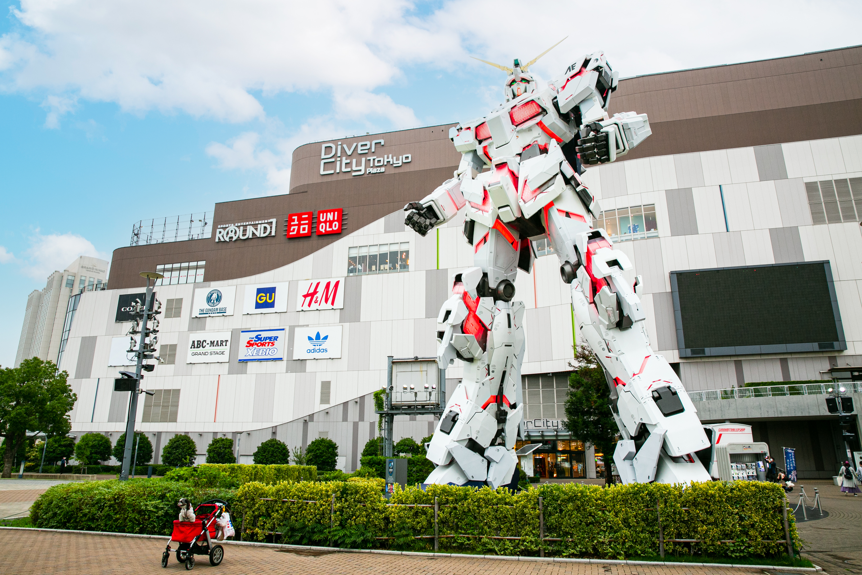 new gundam statue