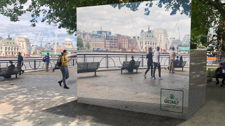 Giant mirrored ice cube style installation on the South Bank