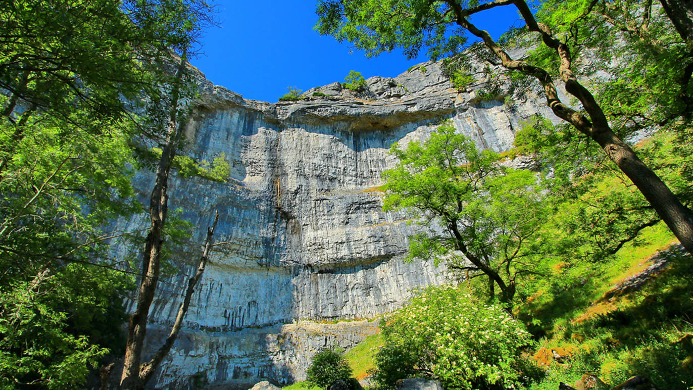 21 Truly Amazing Natural Wonders and Attractions in the UK Right Now
