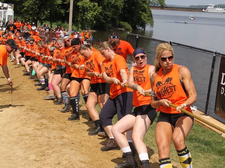 Watch a giant tug-of-war game over the Mississippi River at TugFest